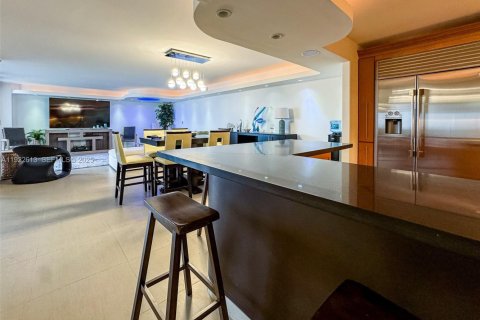 Copropriété à louer à Surfside, Floride: 3 chambres, 219.9 m2 № 1977430 - photo 15