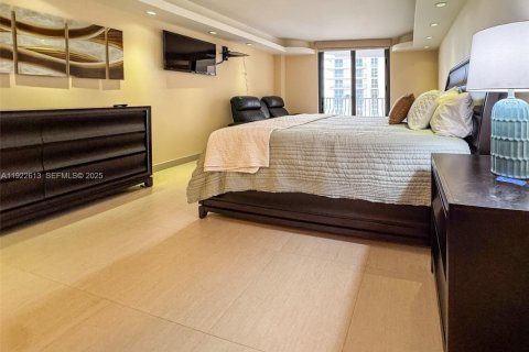 Copropriété à louer à Surfside, Floride: 3 chambres, 219.9 m2 № 1977430 - photo 20