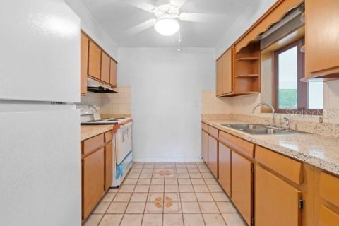 House in Tavares, Florida 4 bedrooms, 152.64 sq.m. № 2298606 - photo 24