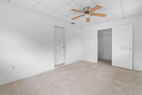 House in Tavares, Florida 4 bedrooms, 152.64 sq.m. № 2298606 - photo 13