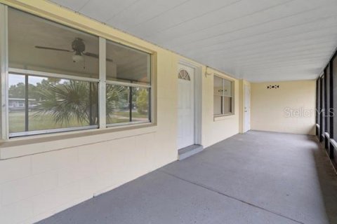 House in Tavares, Florida 4 bedrooms, 152.64 sq.m. № 2298606 - photo 12
