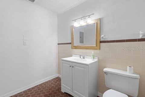 House in Tavares, Florida 4 bedrooms, 152.64 sq.m. № 2298606 - photo 20