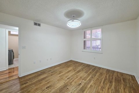 Condo in Ormond Beach, Florida, 2 bedrooms № 2218058 - photo 29