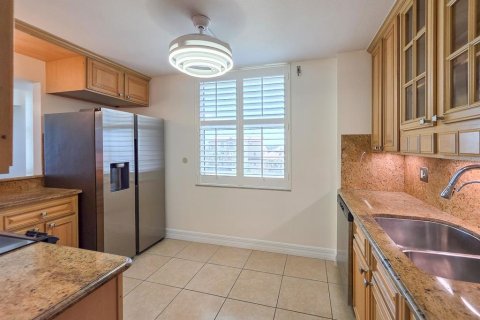 Condo in Ormond Beach, Florida, 2 bedrooms № 2218058 - photo 11