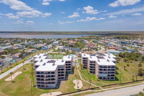 Condo in Ormond Beach, Florida, 2 bedrooms № 2218058 - photo 2