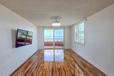 Condo in Ormond Beach, Florida, 2 bedrooms № 2218058 - photo 8