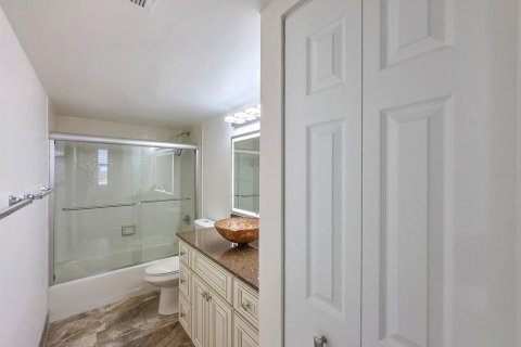 Condo in Ormond Beach, Florida, 2 bedrooms № 2218058 - photo 30