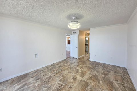 Condo in Ormond Beach, Florida, 2 bedrooms № 2218058 - photo 19