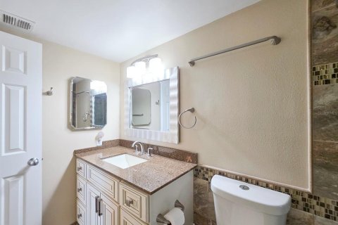 Condo in Ormond Beach, Florida, 2 bedrooms № 2218058 - photo 25