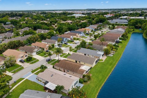 House in Boca Raton, Florida 3 bedrooms, 166.95 sq.m. № 2254612 - photo 19