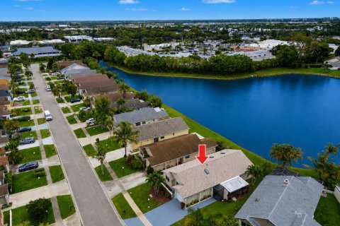 House in Boca Raton, Florida 3 bedrooms, 166.95 sq.m. № 2254612 - photo 18