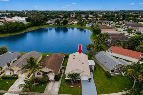 House in Boca Raton, Florida 3 bedrooms, 166.95 sq.m. № 2254612 - photo 16