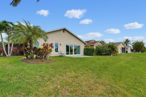 House in Boca Raton, Florida 3 bedrooms, 166.95 sq.m. № 2254612 - photo 13