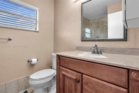 Casa en venta en Tamarac, Florida, 3 dormitorios, 199 m2 № 2001904 - foto 9