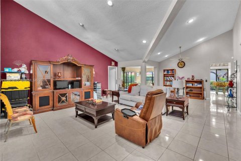 Casa en venta en Tamarac, Florida, 3 dormitorios, 199 m2 № 2001904 - foto 3