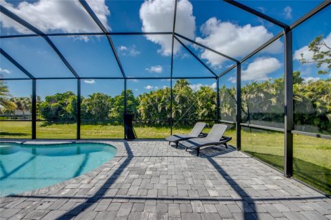 House in Rotonda, Florida 3 bedrooms, 149.76 sq.m. № 1886667 - photo 30