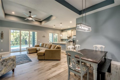 House in Rotonda, Florida 3 bedrooms, 149.76 sq.m. № 1886667 - photo 10