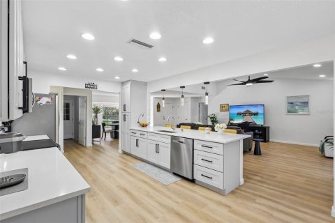 Villa ou maison à vendre à Port Orange, Floride: 4 chambres, 242.75 m2 № 2423745 - photo 13