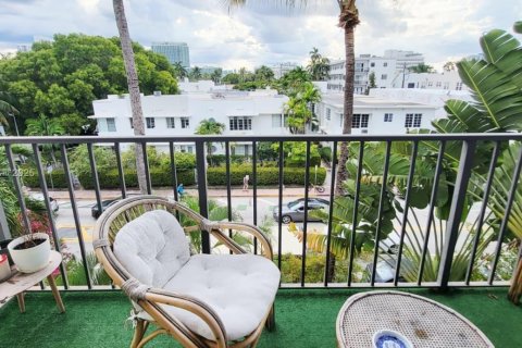 Condo in Miami Beach, Florida, 2 bedrooms  № 1893517 - photo 14