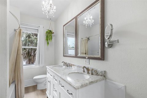 House in Arcadia, Florida 4 bedrooms, 197.7 sq.m. № 2201352 - photo 28