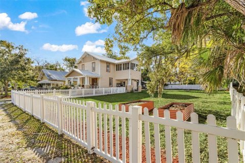 House in Arcadia, Florida 4 bedrooms, 197.7 sq.m. № 2201352 - photo 3
