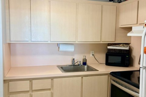 Condo in West Palm Beach, Florida, 1 bedroom  № 2182891 - photo 16