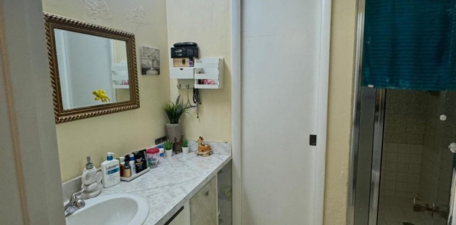 Condominio en West Palm Beach, Florida, 2 dormitorios  № 1132682