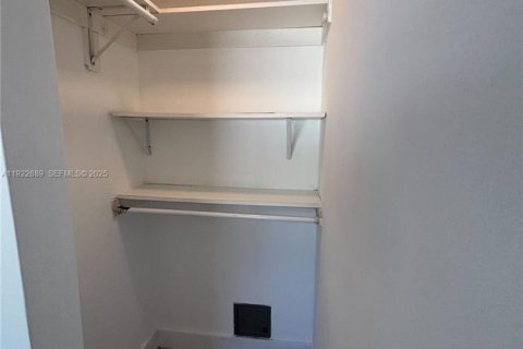 Apartment in Miami, Florida 2 bedrooms, 51.1 sq.m. № 1976558 - photo 10