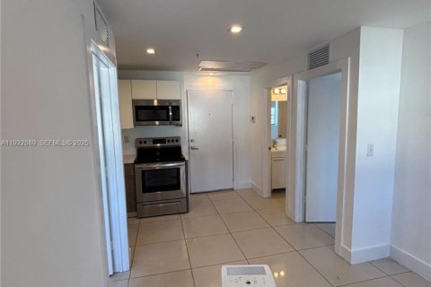 Apartment in Miami, Florida 2 bedrooms, 51.1 sq.m. № 1976558 - photo 3