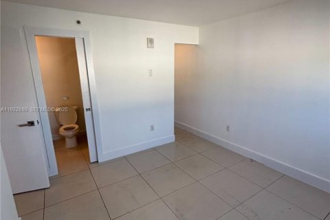 Apartment in Miami, Florida 2 bedrooms, 51.1 sq.m. № 1976558 - photo 8