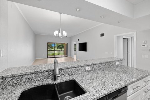 Condo in Punta Gorda, Florida, 2 bedrooms № 2195636 - photo 8