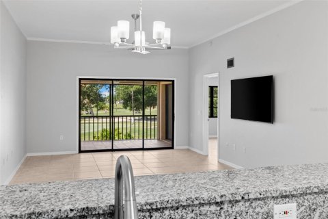 Condo in Punta Gorda, Florida, 2 bedrooms № 2195636 - photo 7