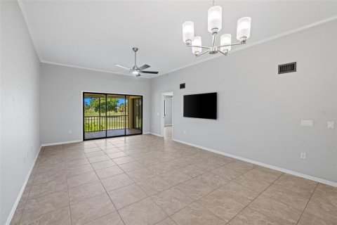 Condo in Punta Gorda, Florida, 2 bedrooms № 2195636 - photo 11