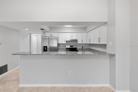 Condo in Punta Gorda, Florida, 2 bedrooms № 2195636 - photo 14
