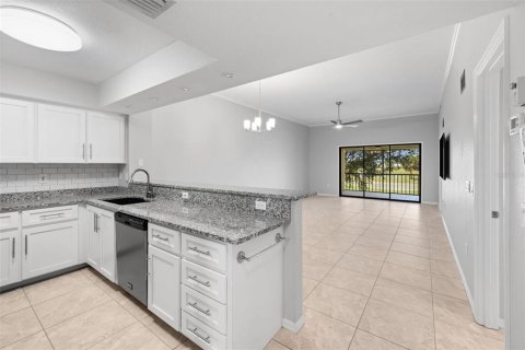 Condo in Punta Gorda, Florida, 2 bedrooms № 2195636 - photo 4