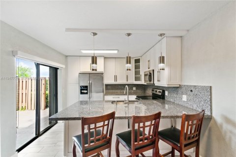 Снять в аренду таунхаус в Купер-Сити, Флорида 3 спальни, 138.24м2, № 2003814 - фото 6