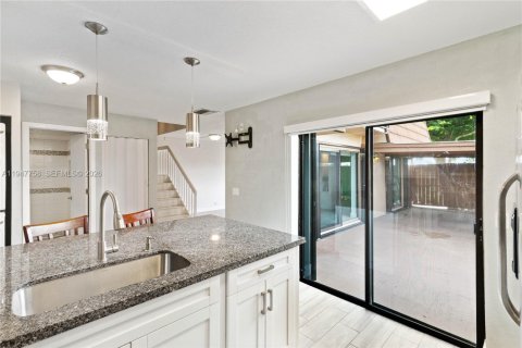 Снять в аренду таунхаус в Купер-Сити, Флорида 3 спальни, 138.24м2, № 2003814 - фото 8