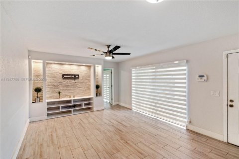 Снять в аренду таунхаус в Купер-Сити, Флорида 3 спальни, 138.24м2, № 2003814 - фото 19