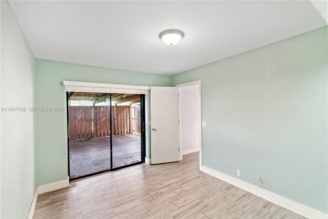 Снять в аренду таунхаус в Купер-Сити, Флорида 3 спальни, 138.24м2, № 2003814 - фото 22