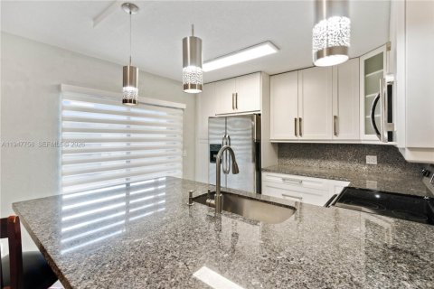 Снять в аренду таунхаус в Купер-Сити, Флорида 3 спальни, 138.24м2, № 2003814 - фото 9