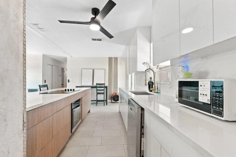 Villa ou maison à vendre à Brooksville, Floride: 4 chambres, 124.12 m2 № 2436734 - photo 5