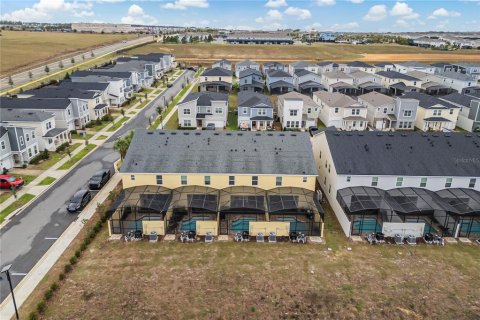 Adosado en venta en Kissimmee, Florida, 4 dormitorios, 205.04 m2 № 2166051 - foto 8