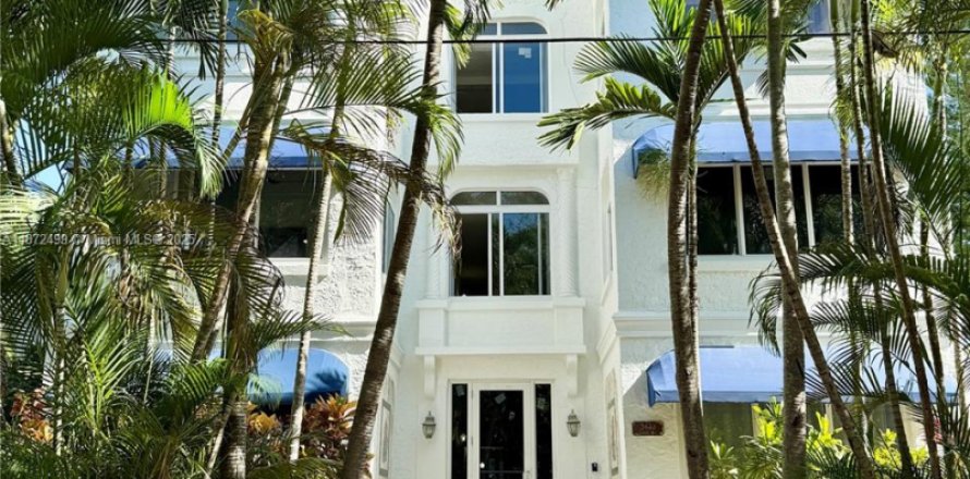 Apartment in Miami Beach, Florida 2 bedrooms, 74.32 sq.m. № 1921914
