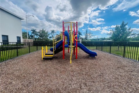 Touwnhouse à louer à Florida City, Floride: 3 chambres, 127.83 m2 № 1897479 - photo 17