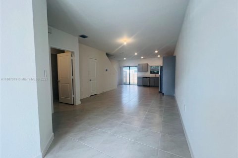 Touwnhouse à louer à Florida City, Floride: 3 chambres, 127.83 m2 № 1897479 - photo 2