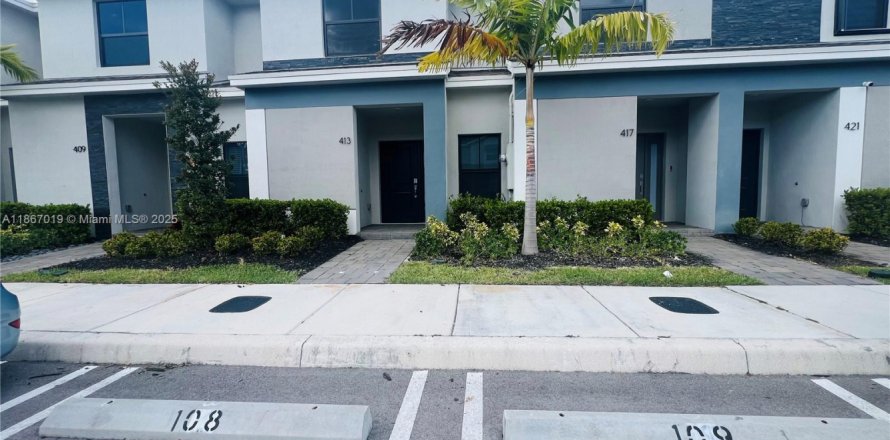 Touwnhouse à Florida City, Floride 3 chambres, 127.83 m2 № 1897479