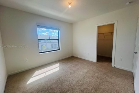 Touwnhouse à louer à Florida City, Floride: 3 chambres, 127.83 m2 № 1897479 - photo 10
