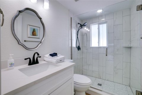 Condo in Bradenton Beach, Florida, 2 bedrooms № 2149180 - photo 14