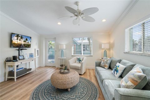 Condo in Bradenton Beach, Florida, 2 bedrooms № 2149180 - photo 4