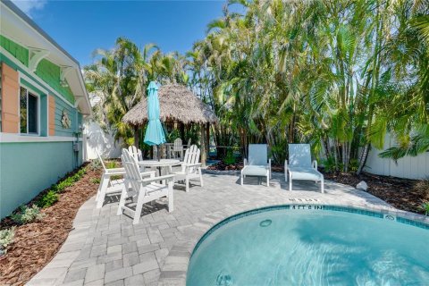 Condo in Bradenton Beach, Florida, 2 bedrooms № 2149180 - photo 18